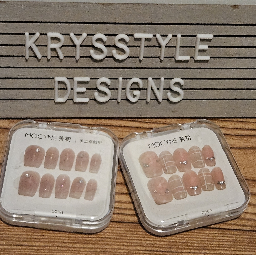 MOCYNE Nails Pre-Designed Press-On Nail Set